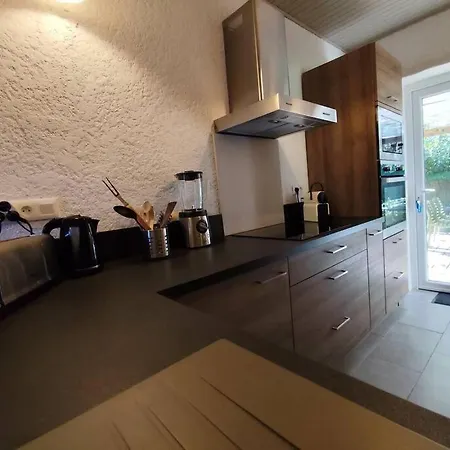 Villa Cosy, 75m2, Climatise, 200m Plage, Parking