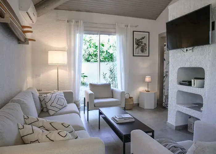 Villa Cosy, 75m2, Climatise, 200m Plage, Parking