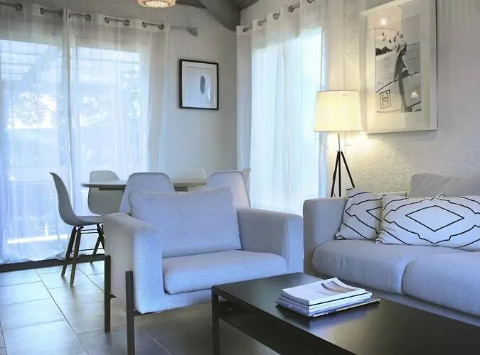 Cosy, 75m2, Climatisé, 200m Plage, Parking Villa *