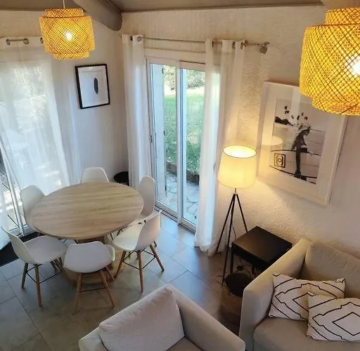 Cosy, 75m2, Climatisé, 200m Plage, Parking