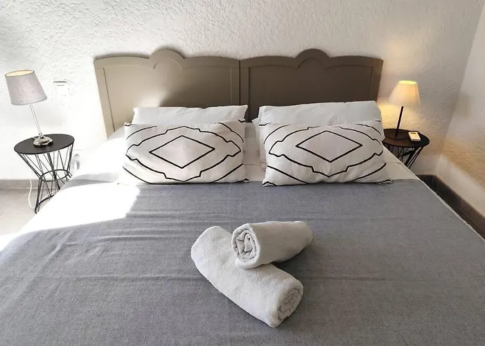 Villa Cosy, 75m2, Climatisé, 200m Plage, Parking Lecci